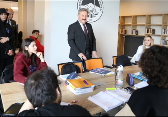 GEN�LER�N GELECE�� MEL�KGAZݒN�N DESTEKLER�YLE Y�KSEL�YOR