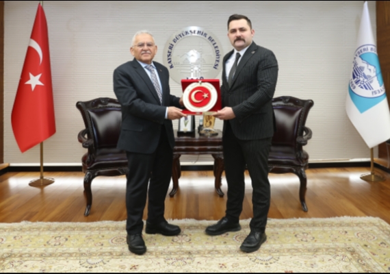 ALPEREN OCAKLARI HEYET�N� KONUK EDEN B�Y�KKILI�: �MERHUM MUHS�N KARDE��M�Z�N EN B�Y�K HATIRASI�