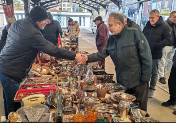 BA�KAN YAL�IN ANT�KA PAZARINDA