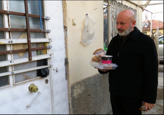 H�ZMETLER�YLE G�N�LLERDE TAHT KURAN BA�KAN �OLAKBAYRAKDAR�A DUALARLA TE�EKK�R