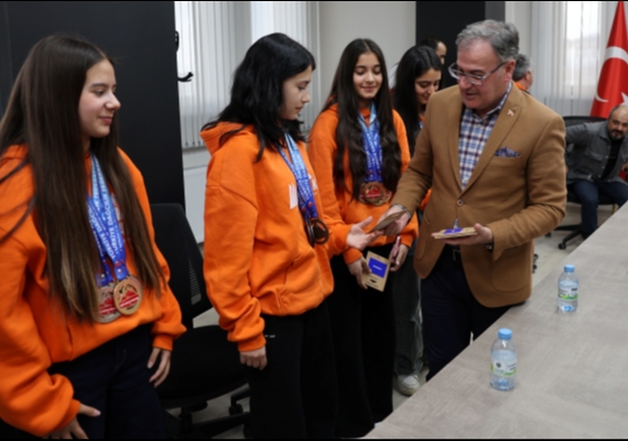 BA�KAN �ZDO�AN: 