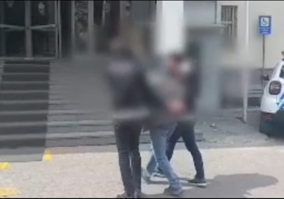 Kayseri'de 10 y�l hapisle aranan h�k�ml� yakaland� 