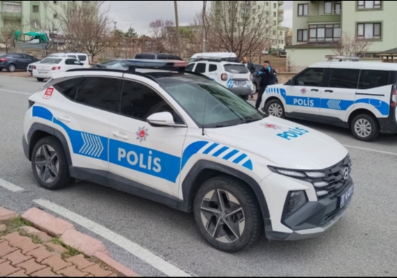 Kayseri'de iki aile aras�ndaki kavgada 2 ara� kur�unland�