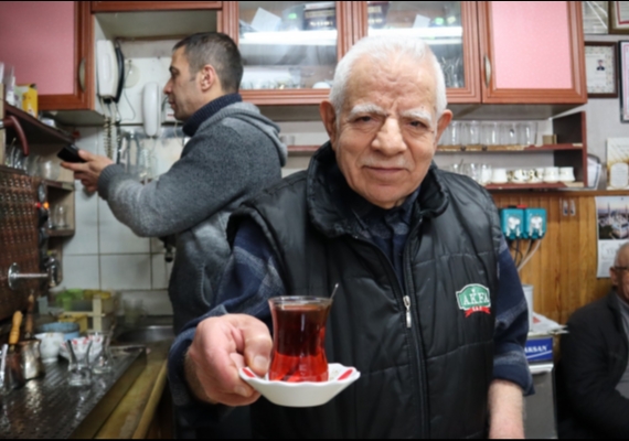 Kayseri�de 4 �ocuk babas�, 74 y�ld�r �ayc�l�k yap�yor