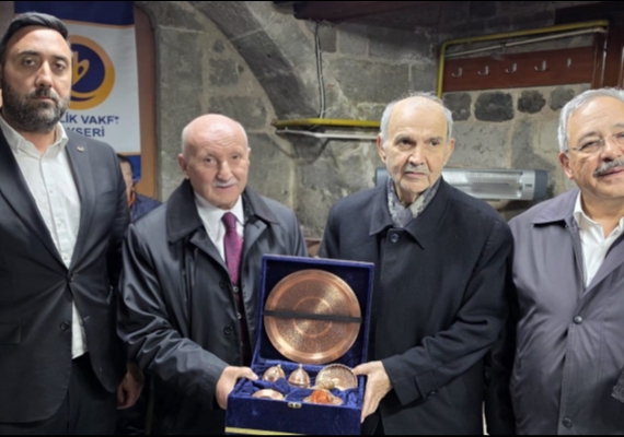 Birlik S�yle�ileri�nde �MTTB�den Birlik Vakf��na� yolculuk anlat�ld�