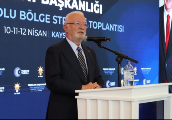 AK Parti�li Mustafa Elita�: �zg�r Bey'in zihni �zg�r de�il