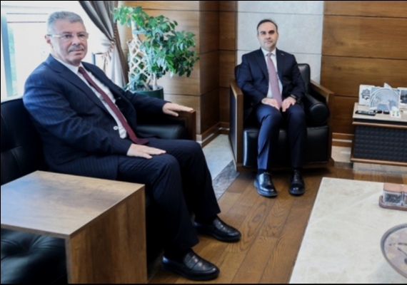 Akay, Sanayi ve Teknoloji Bakan� Mehmet Fatih Kac�r�� makam�nda ziyaret etti.