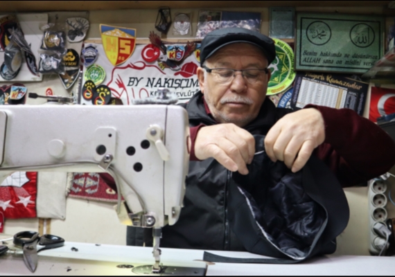 59 y�ld�r �apka �reterek ge�imini sa�l�yor