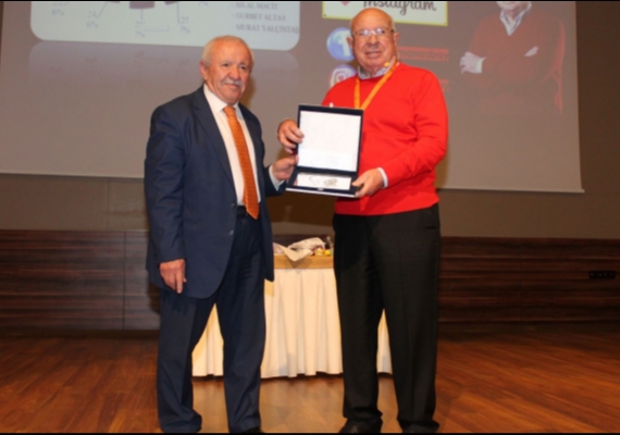 ECZACI, G�R���MC� ATAMAN �ZBAY NNYܒDE ��RENC�LERLE BULU�TU