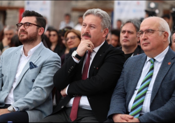 T�CARET�N K�KLER� VE GELECE�� V�ZYON �ALI�TAYI G�N HAN�DA BA�LADI