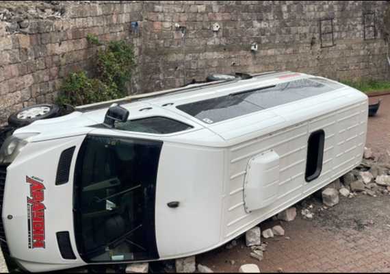 Kayseri�de minib�s 6 metre y�kseklikten devrildi: 1 yaral�