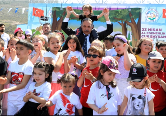 BA�KAN YAL�IN'DAN 23 N�SAN MESAJI