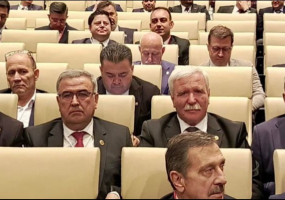 CHP�li 4 belediye ba�kan� �zg�r �zel�in toplant�s�na kat�ld�