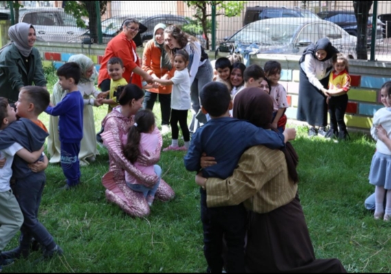 B�Y�K�EH�R �LE �OCUK BAKIM ELEMANI KURS�YERLER� SAHADA DENEY�M KAZANIYOR