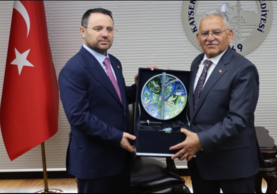 BA�KAN B�Y�KKILI�, BAKAN G�RLEK�� A�IRLADI: �KAYSER�, B�R CAZ�BE MERKEZݔ