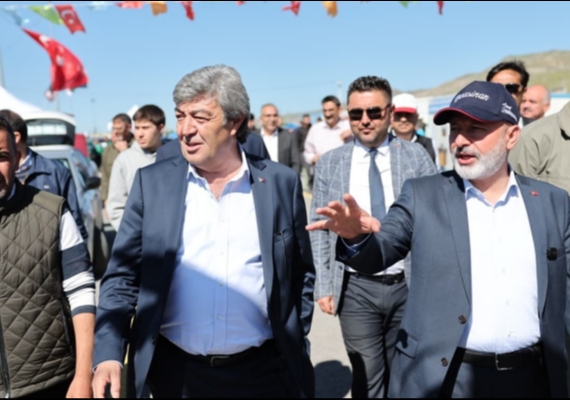KOCAS�NAN�IN MODERN KURBAN PAZARI BAYRAMDA DA T�RK�YE�YE �RNEK OLDU
