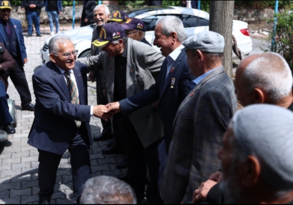 BA�KAN B�Y�KKILI�, �EHR�N D�RT B�R YANINDA BAYRAM SEV�NC�N� KAYSER�L�LERLE B�RL�KTE YA�ADI