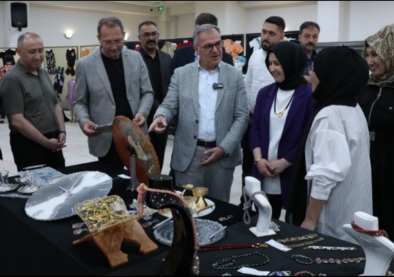 BA�KAN �ZDO�AN'DAN KAYMEK KURS�YERLER�NE TAM NOT