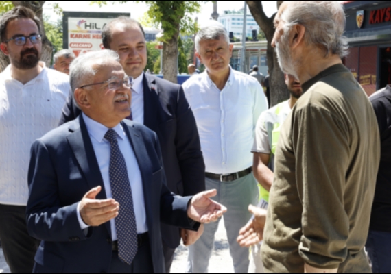 BA�KAN B�Y�KKILI�'TAN CUMHUR�YET MEYDANI'NDAK� B�Y�K D�N���ME YAKIN TAK�P