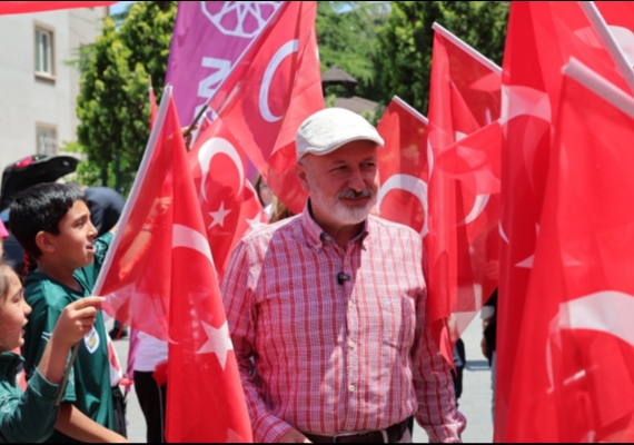 BA�KAN �OLAKBAYRAKDAR: 