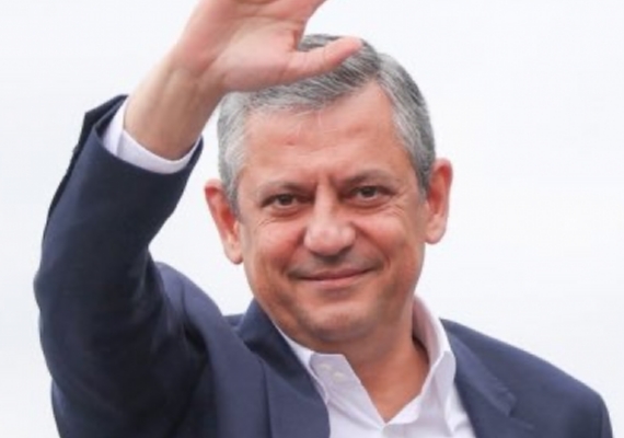 CHP'de tarihi kopu�: �zg�r �zel dahil 91 milletvekili istifa etti
