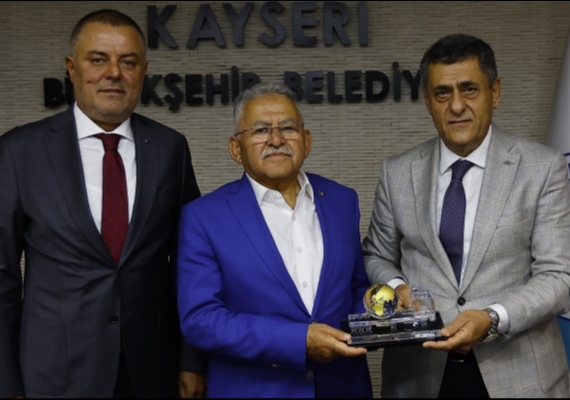Kayseri'de lojistik sekt�r� UND bulu�mas�nda masaya yat�r�ld�