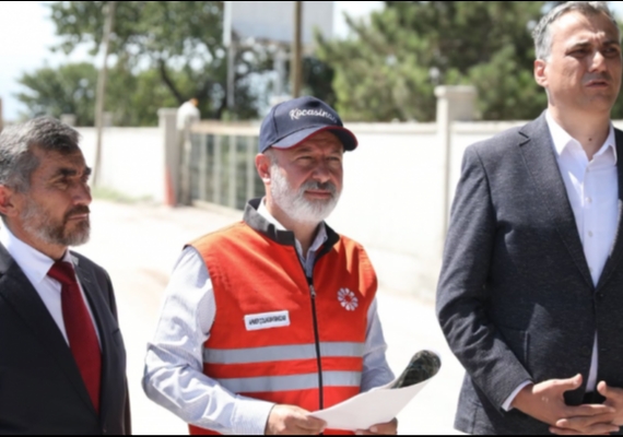 Ba�kan �olakbayrakdar, Elag�z Mahallesi�nde do�al gaz altyap� �al��malar�n� inceledi