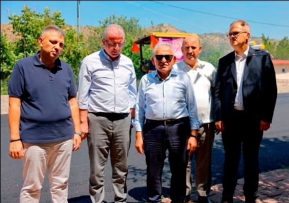 BA�KAN B�Y�KKILI�, SAZYOLU CADDESݒNDE DEVAM EDEN SICAK ASFALT �ALI�MALARINI �NCELED�