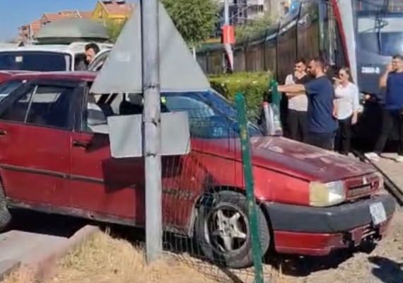 3 ARACIN KARI�TI�I Z�NC�RLEME KAZADA 2 YARALI