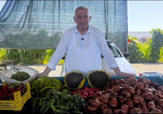 B�Y�K�EH�R��N DO�AL �R�NLER BAH�ES� PAZARI, ORGAN�K GIDAYI VATANDA�LARA SUNMAYA DEVAM ED�YOR