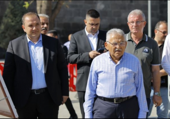 BA�KAN B�Y�KKILI�'TAN CUMHUR�YET MEYDANI VE YERALTI �AR�ISI'NDAK� YATIRIMLARA YAKIN TAK�P