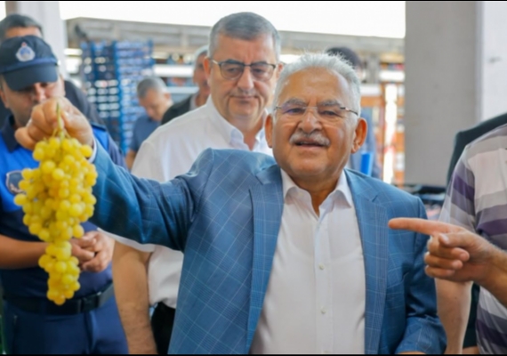 BA�KAN B�Y�KKILI�, G�N�N �LK I�IKLARINDA HAL ESNAFINI Z�YARET ETT�