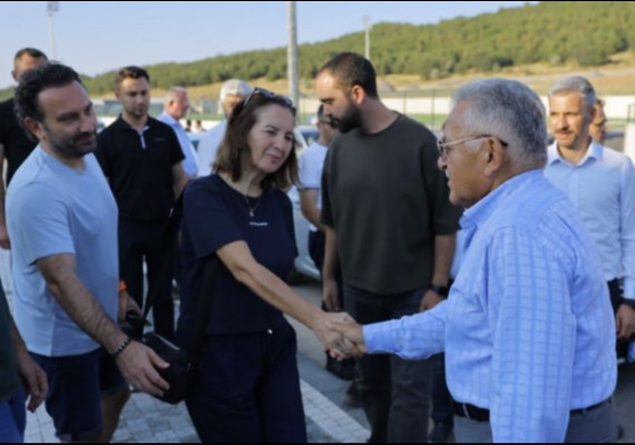 BA�KAN B�Y�KKILI�, Y�KSEK �RT�FA�DA ULUSAL BASINDAN GAZETEC� VE YAZARLARLA B�R ARAYA GELD�