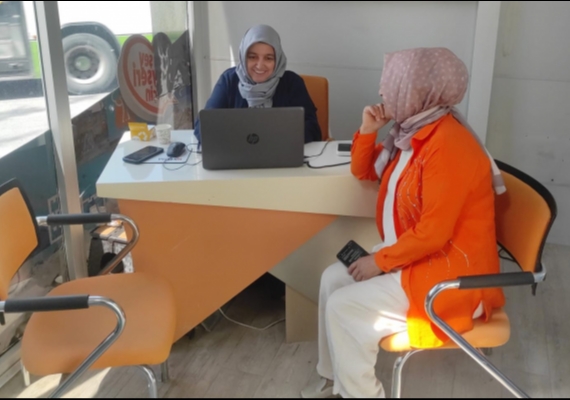 B�Y�K�EH�R��N �MOB�L BEYAZ MASA�SI �EHR�N D�RT B�R YANINDA VATANDA�IN TALEPLER�N� D�NL�YOR