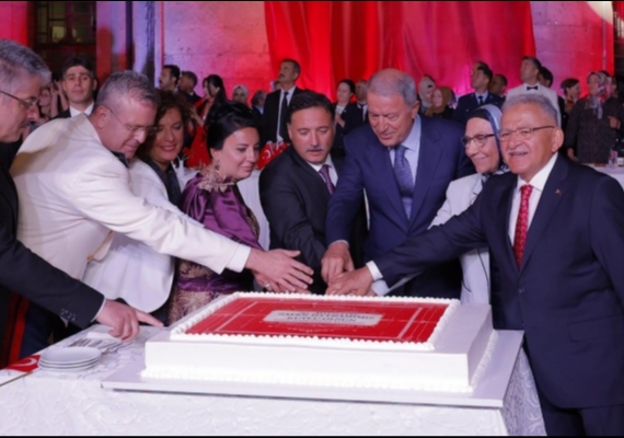 BA�KAN B�Y�KKILI�, 30 A�USTOS ZAFER BAYRAMI RESEPS�YONU�NA KATILDI