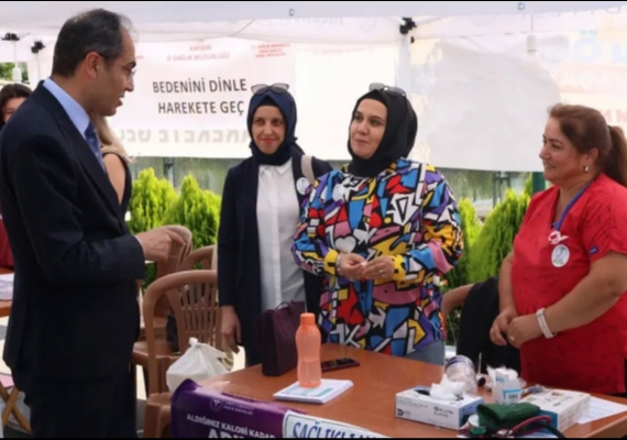 Halk Sa�l��� Haftas��nda vatanda�lara sa�l�k bilgilendirmesi