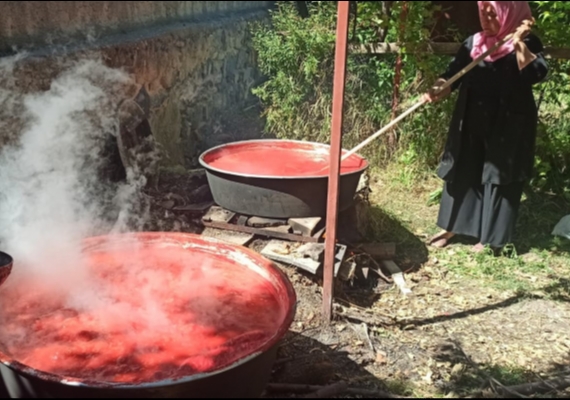YAHYALI�DA KADINLAR KI�LIK SAL�A ���N �MECE GELENE��N� YA�ATIYOR