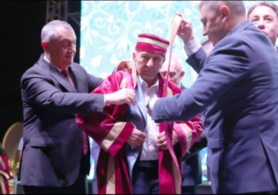 KAYSO�NUN YILIN AH�S� MUSTAFA SUAT K�YL�O�LU KAFTAN G�YD�