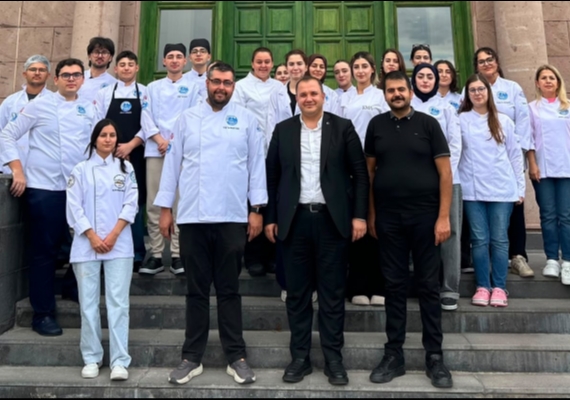 KAYSER� MUTFAK AKADEM�SݒNDE �N�VERS�TE ��RENC�LER�NE UYGULAMALI GASTRONOM� E��T�M�