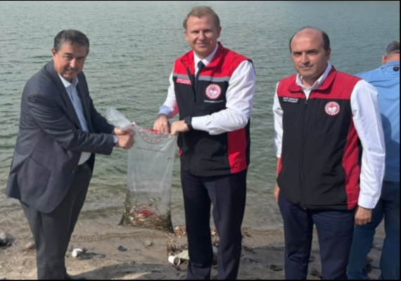 AKK�Y BARAJI�NA YAVRU SAZAN BALIKLARI BIRAKILDI