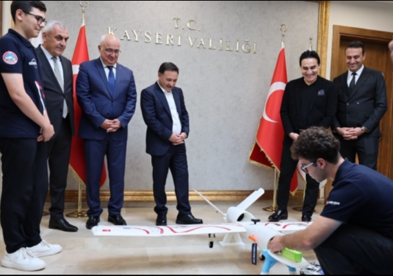 Vali �i�ek, G�KT�M KartalAir Tak�m� D�nya �ampiyonlar�n� Kabul Etti