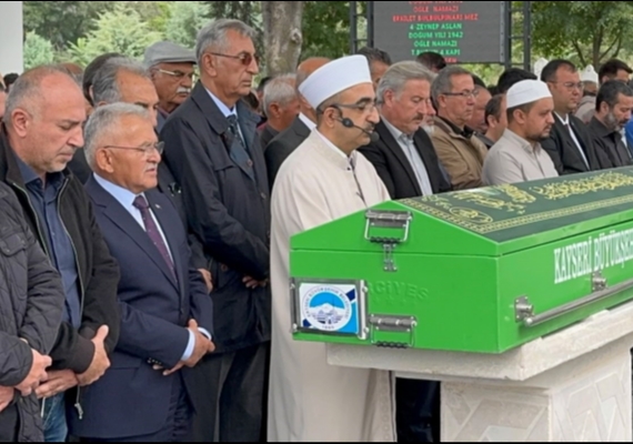 Kocasinan Belediyesi kurucu Belediye Ba�kan� Ali �hsan Al�� topra�a verildi