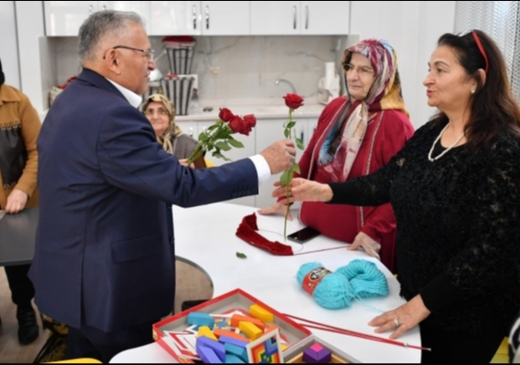 : �SOSYAL DESTEKTEN EKONOM�K DESTE�E, HER ALANDA YANLARINDAYIZ�