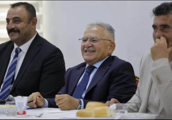 Ba�kan B�y�kk�l��, Sar�o�lan�da mahalle muhtarlar� ile bulu�tu