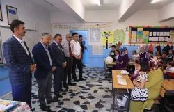 İlçe Protokolünden Karne Günü Heyecanı