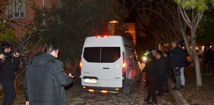 Öğretim görevlisi evinde ölü bulundu!