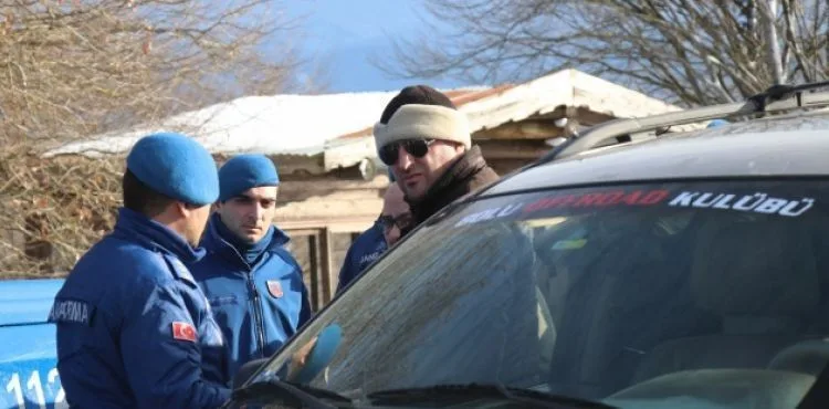 Bolu'da imdat sinyali veren otomobil Konya'da tamirhanede çıktı