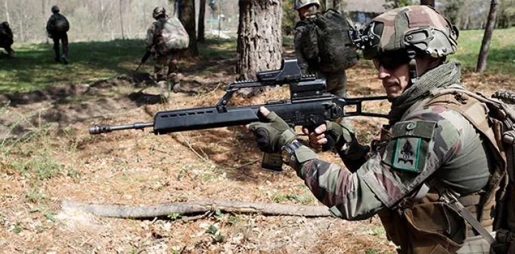Fransız askerleri SurFransız askerleri Suriye'de kalmaya devam edecekiye'de kalmaya devam edecek