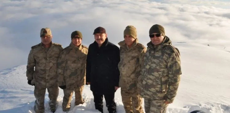 Bakan Soylu yeni yıla askerlerle birlikte girdi
