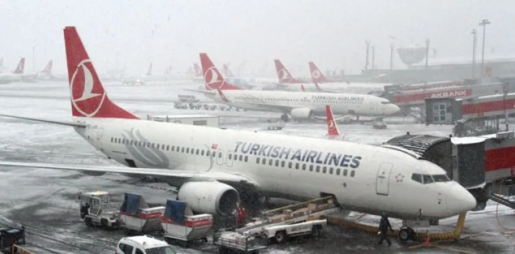 Olumsuz hava koşulları hava trafiğini vurdu